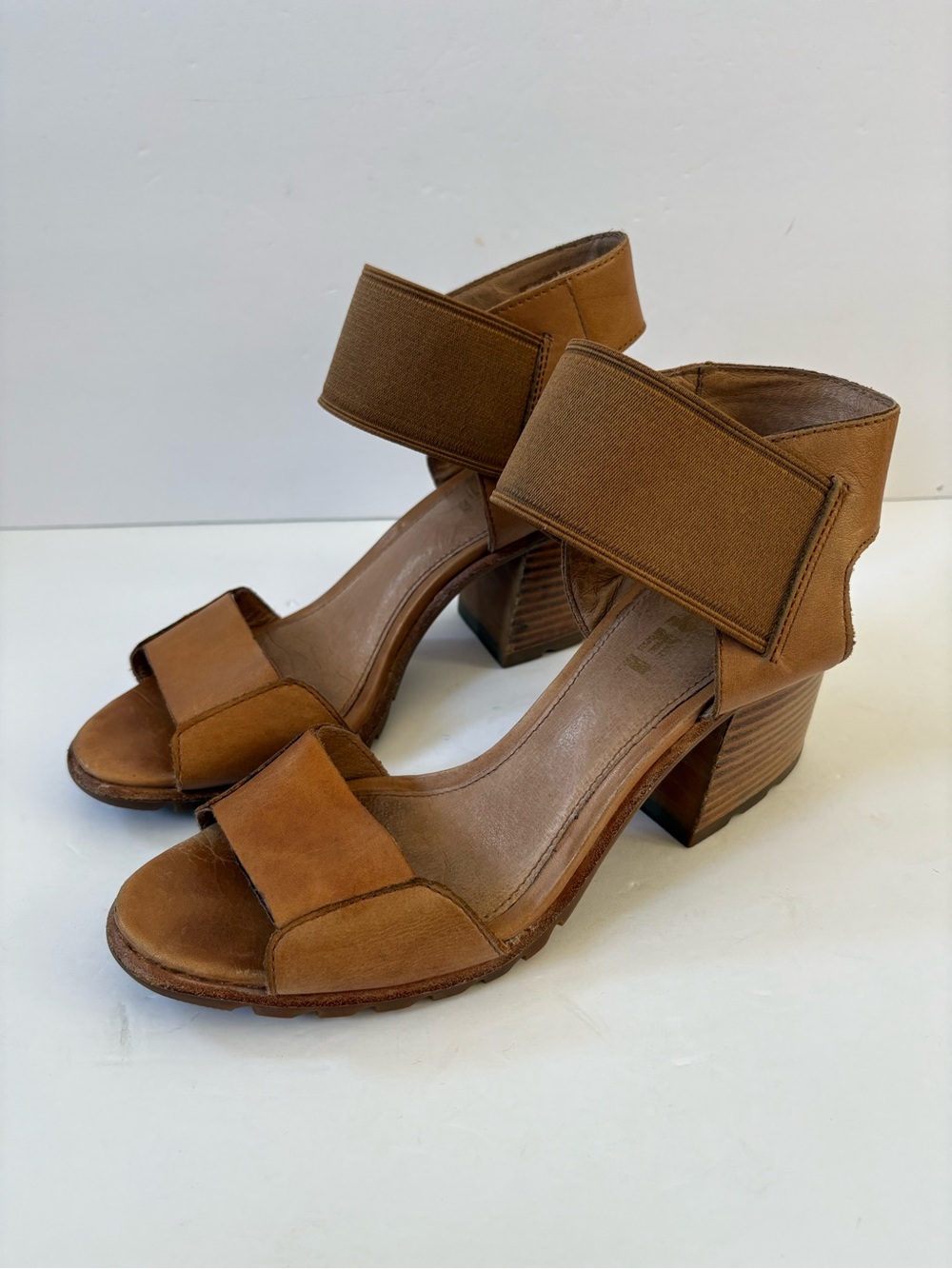 SOREL Nadia Sandal 9 Tan Camel Leather Ankle Strap Chunky Block Heel Lagenlook